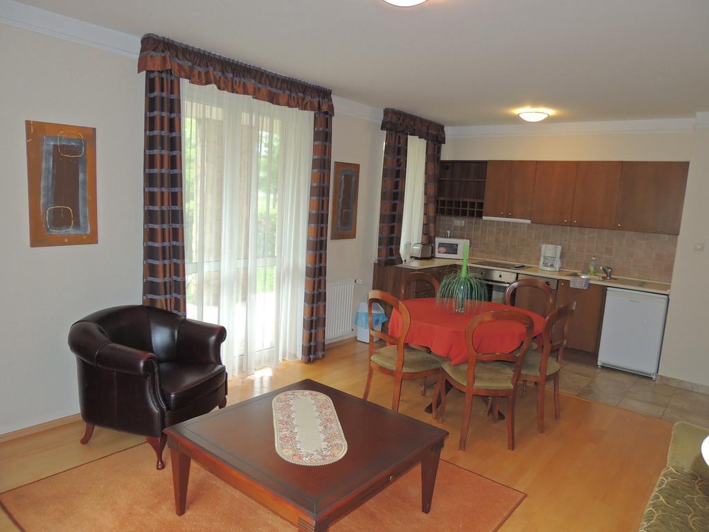 Luxus Golf Apartment Бік Номер фото