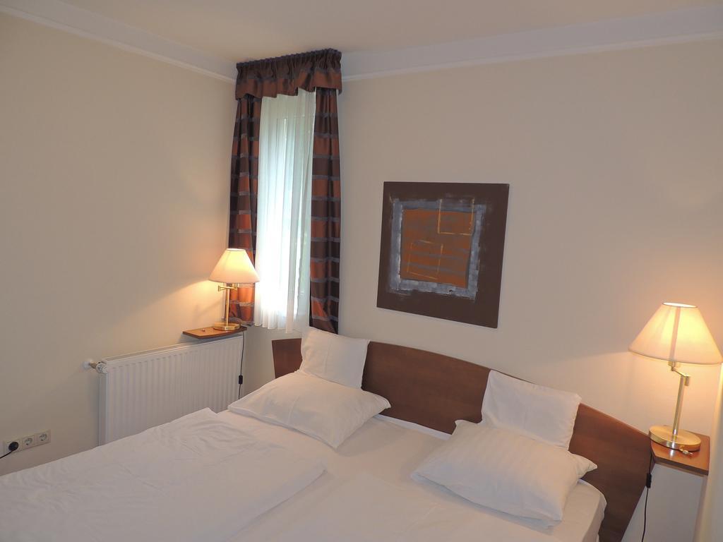 Luxus Golf Apartment Бік Номер фото