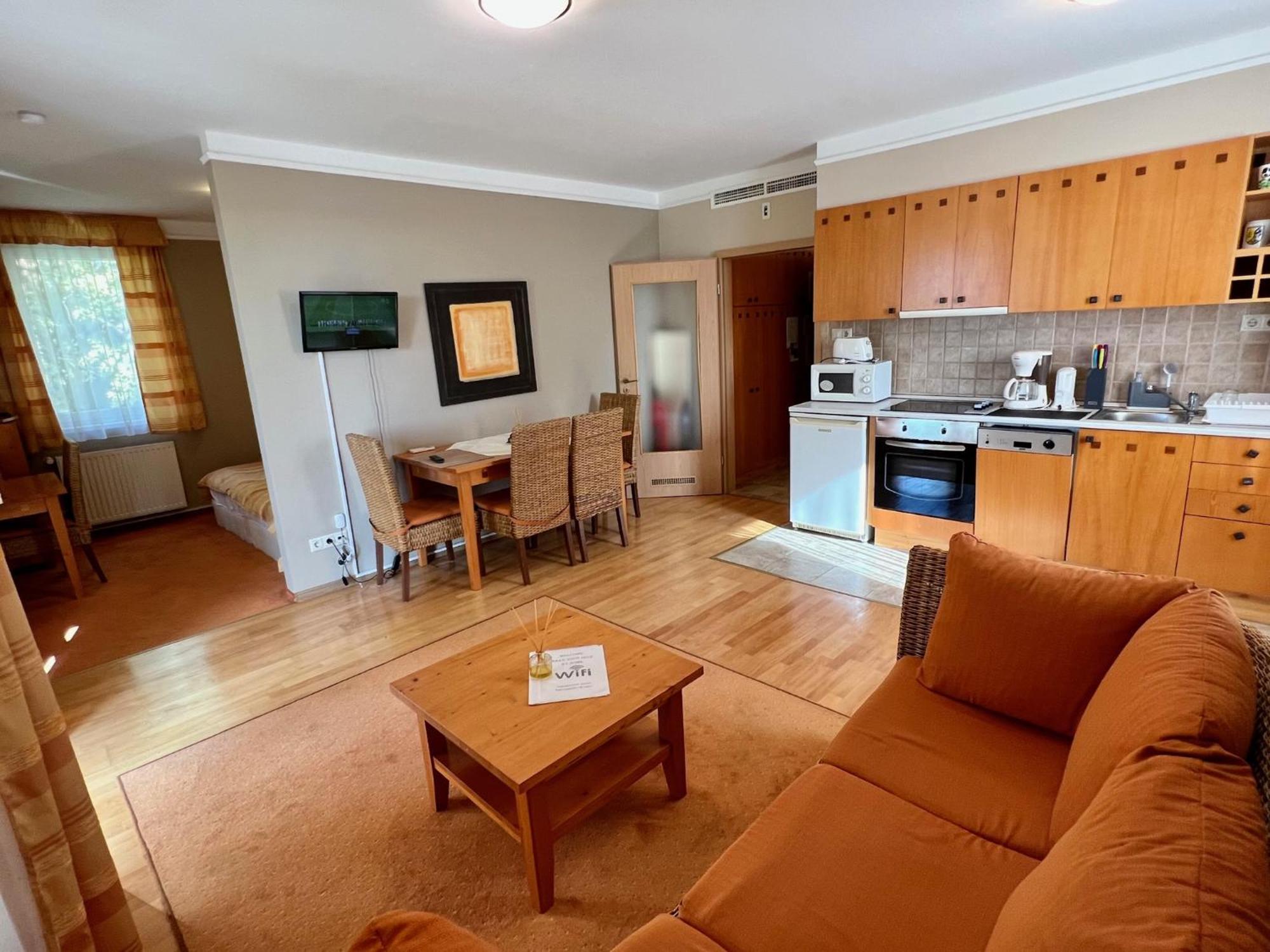 Luxus Golf Apartment Бік Екстер'єр фото