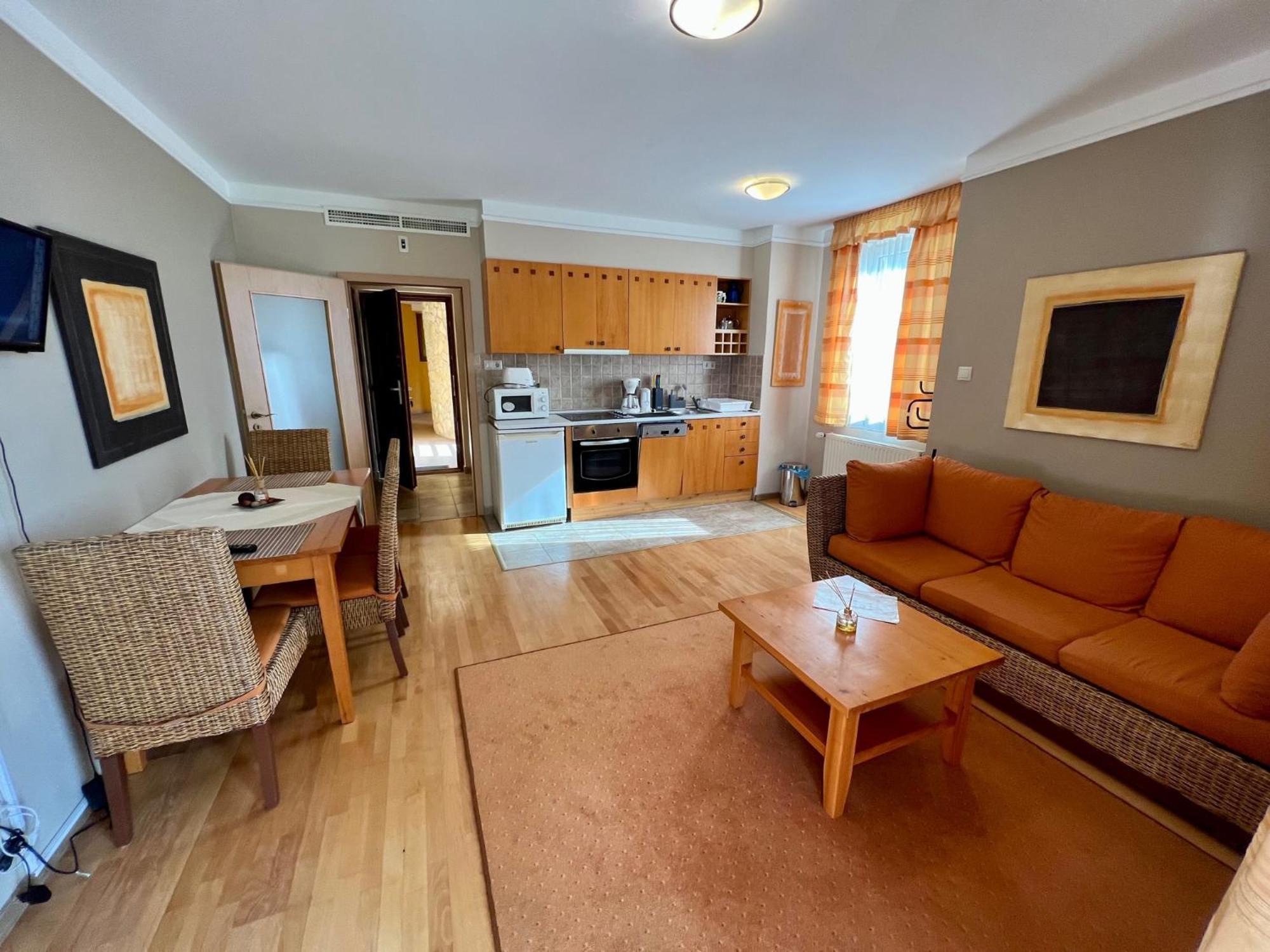 Luxus Golf Apartment Бік Екстер'єр фото