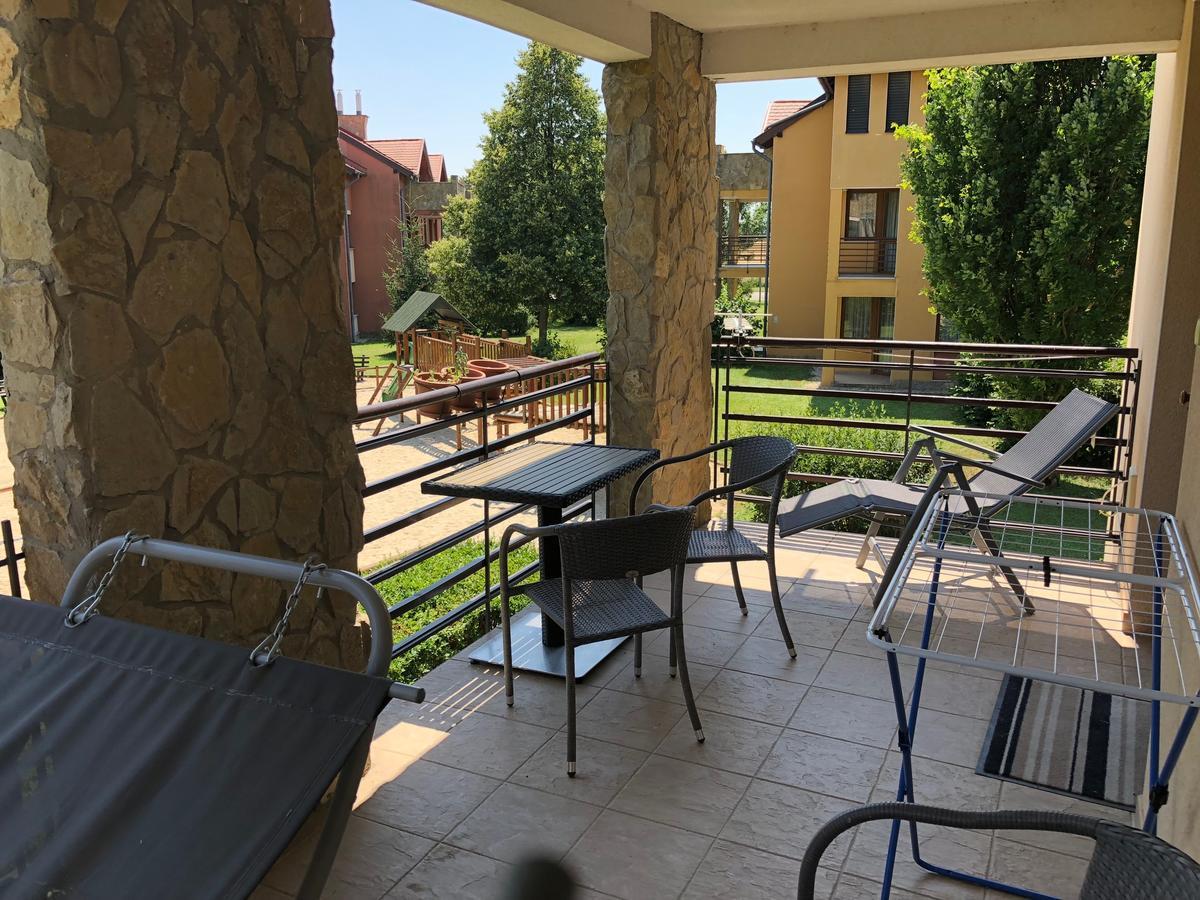 Luxus Golf Apartment Бік Екстер'єр фото
